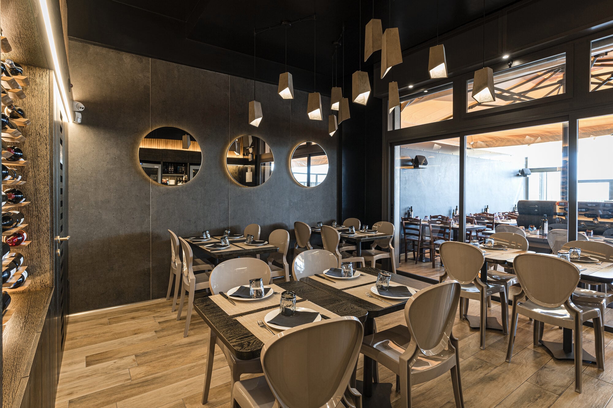 An overview of the Rosmely Steak Room in Bari